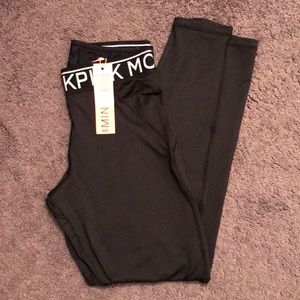 Minkpink Move Leggings all Black NWT sz L